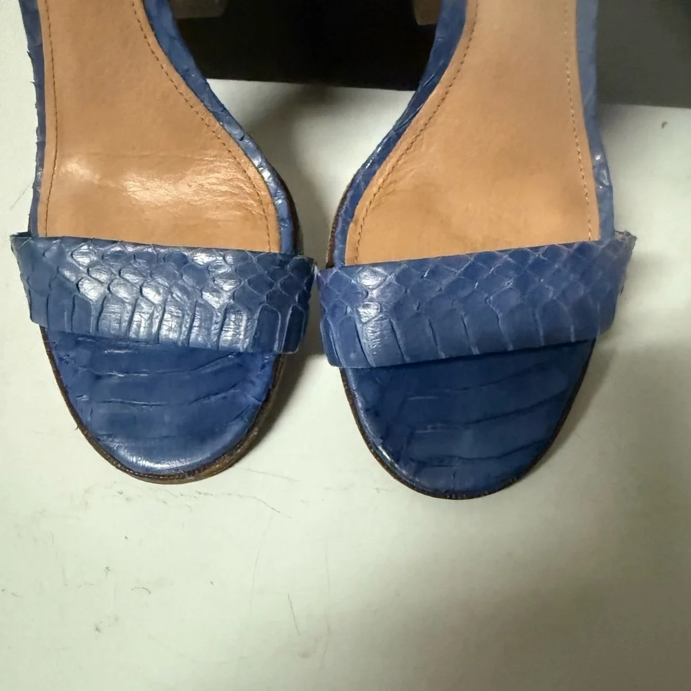 Women’s Coach lexey Blue cobalt‎ Leather Sandals. - Picture 4 of 15